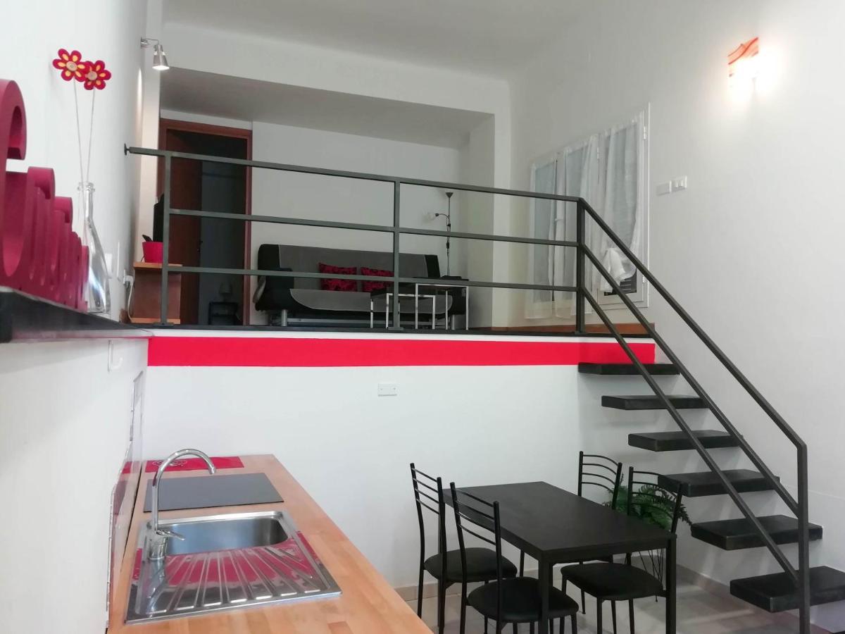 Appartamento Indipendente A Due Passi Dal Centro Savona Luaran gambar